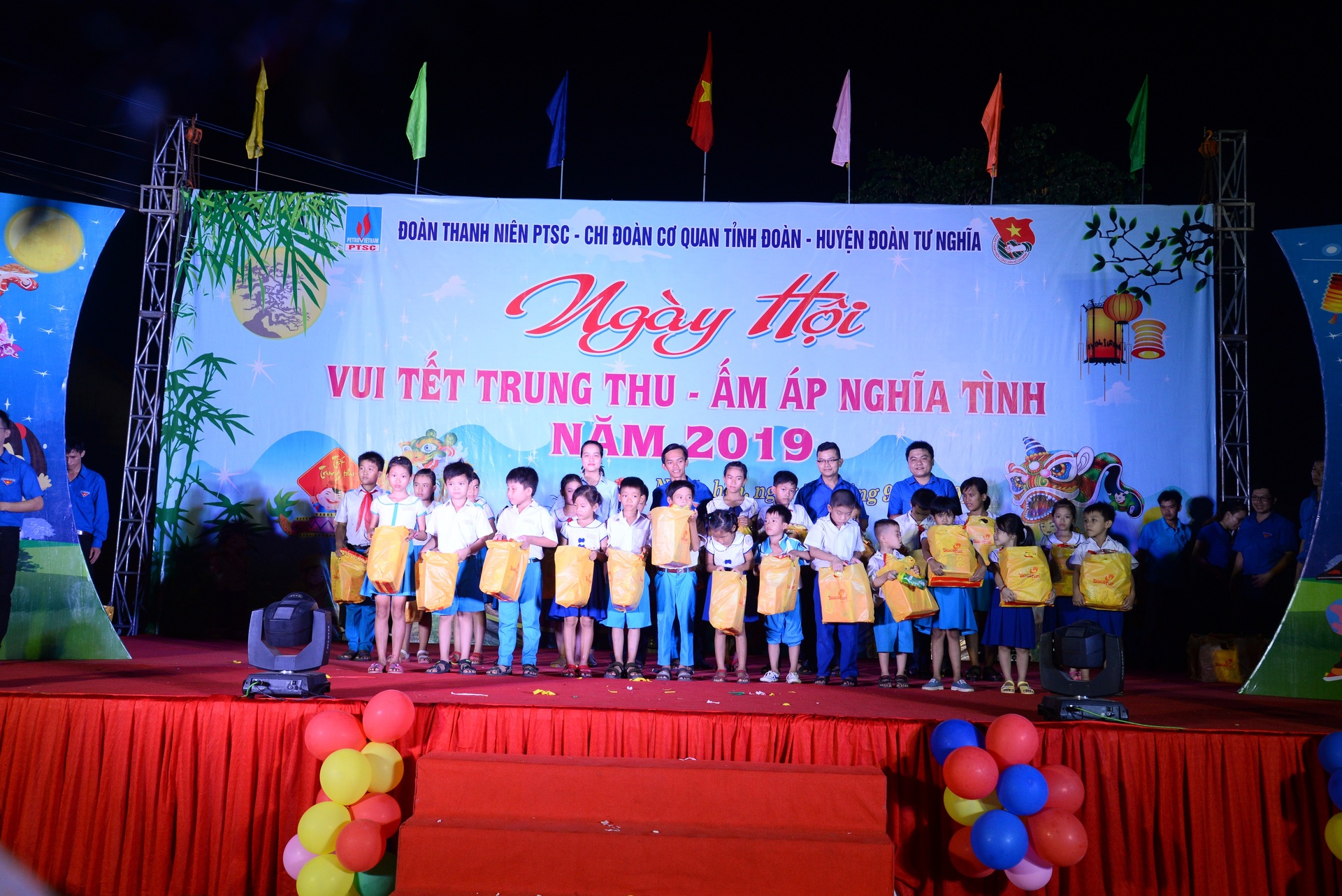 Mùa tết Trung thu 2019 của Đoàn Thanh niên PTSC Quảng Ngãi “Tết của sẻ chia - Tết của thương yêu”