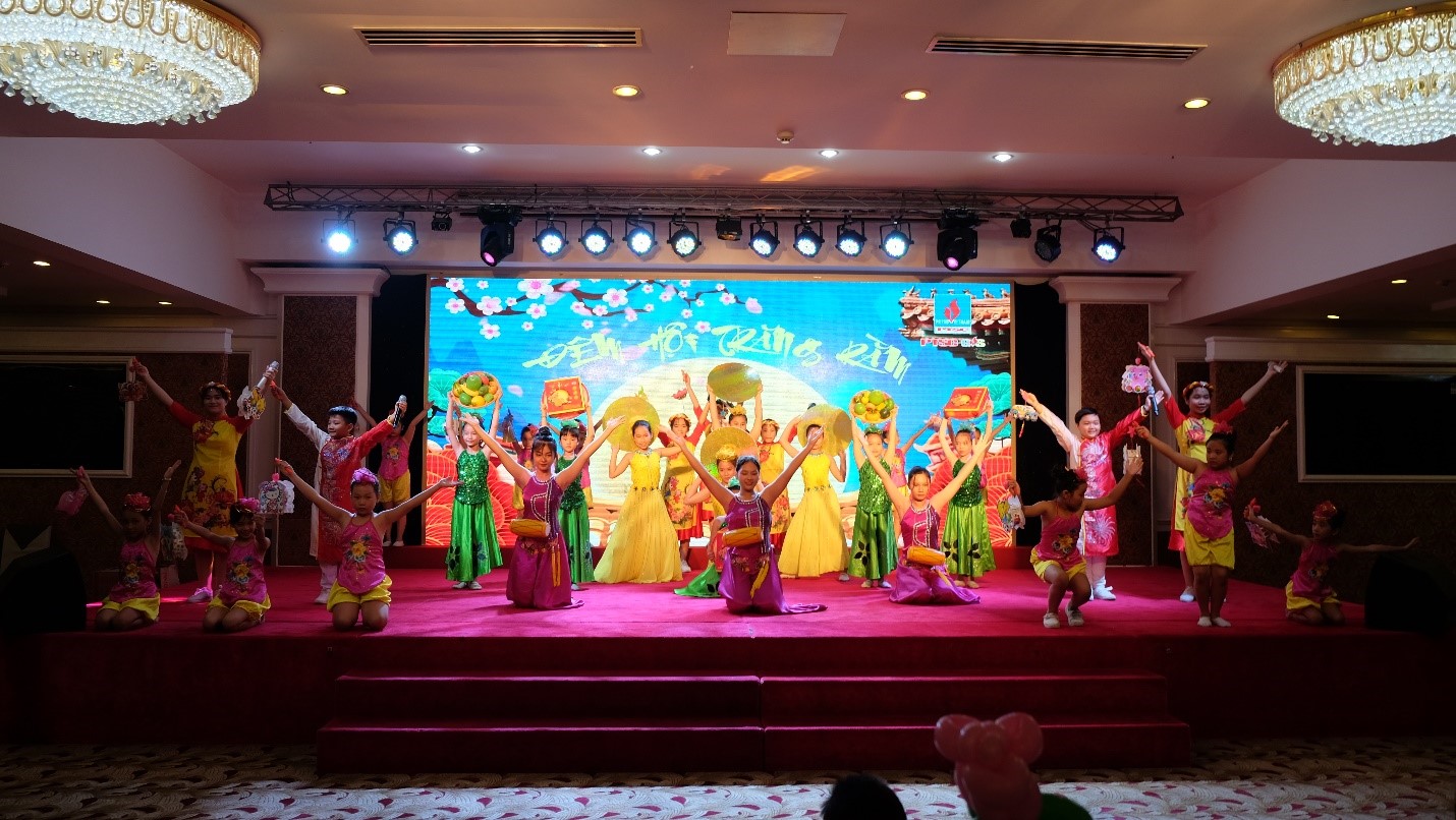 Rước đèn, phá cỗ Trung thu trong “Đêm hội trăng rằm 2019” tại Công ty PTSC G&amp;S