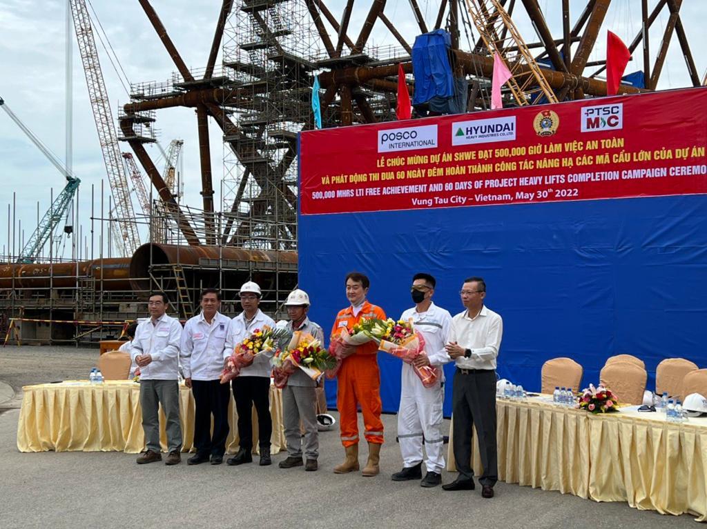 PTSC M&C tổ chức Lễ phát động thi đua 60 ngày đêm hoàn thành công tác nâng hạ các mã cẩu lớn dự án SHWE và hưởng ứng Tháng công nhân năm 2022