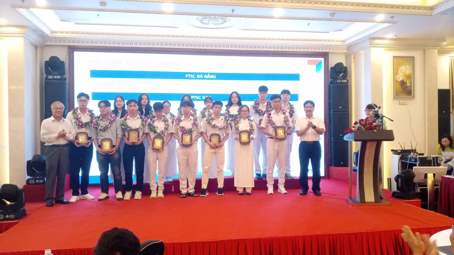 PTSC tổ chức lễ tuyên dương học sinh giỏi tiêu biểu lần thứ VIII, năm học 2021-2022