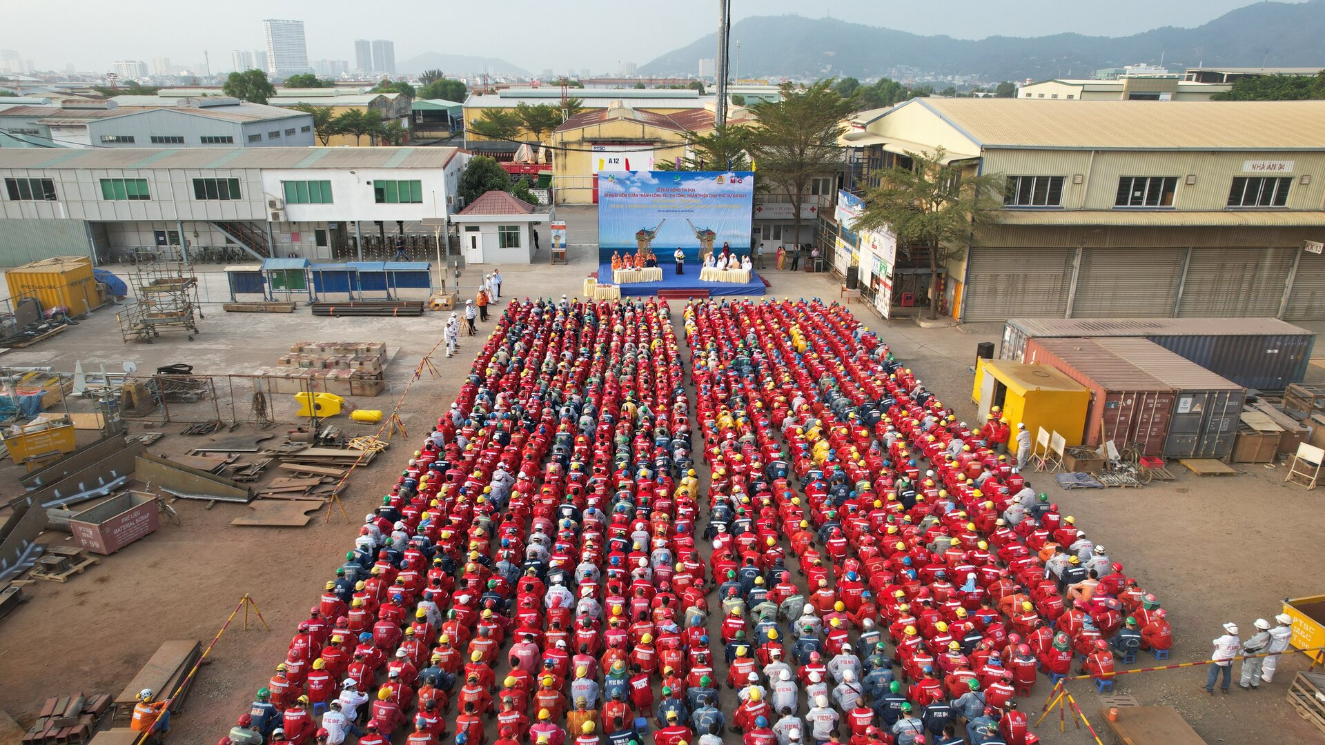 Lễ phát động thi đua 90 ngày đêm hoàn thành công tác thi công và chạy thử 2 Topsides  Dự án Gallaf 3