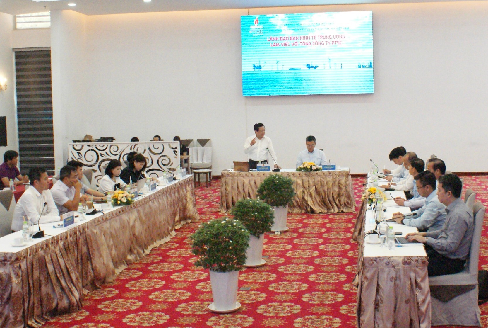 Ban Kinh tế Trung ương thăm và làm việc với Tổng công ty PTSC