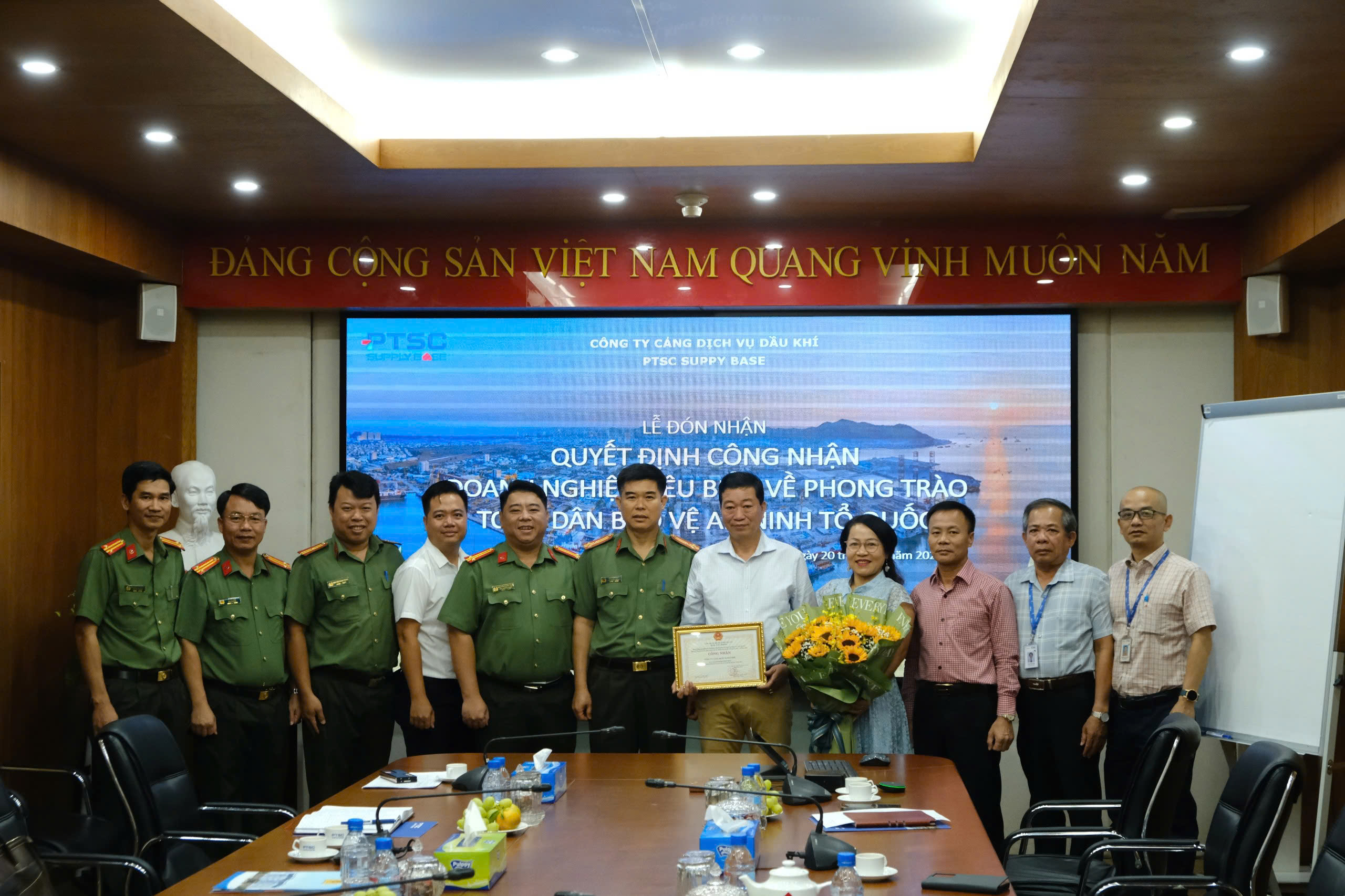 Công ty Cảng dịch vụ Dầu khí được vinh danh “Doanh nghiệp điển hình trong phong trào toàn dân bảo vệ an ninh tổ quốc 2024”