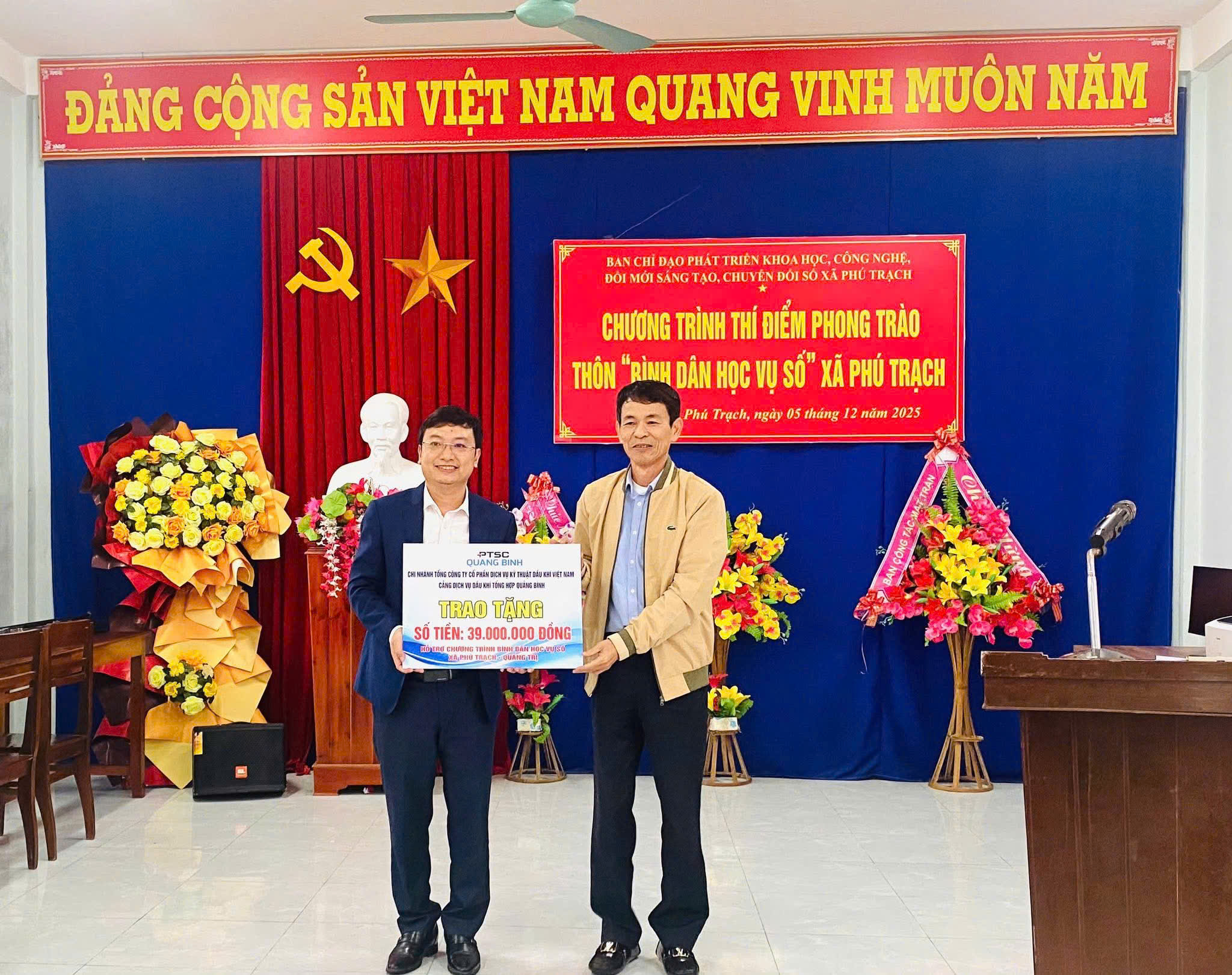 PTSC Quảng Bình đồng hành cùng xã Phú Trạch đẩy mạnh chuyển đổi số qua mô hình “Bình dân học vụ số”