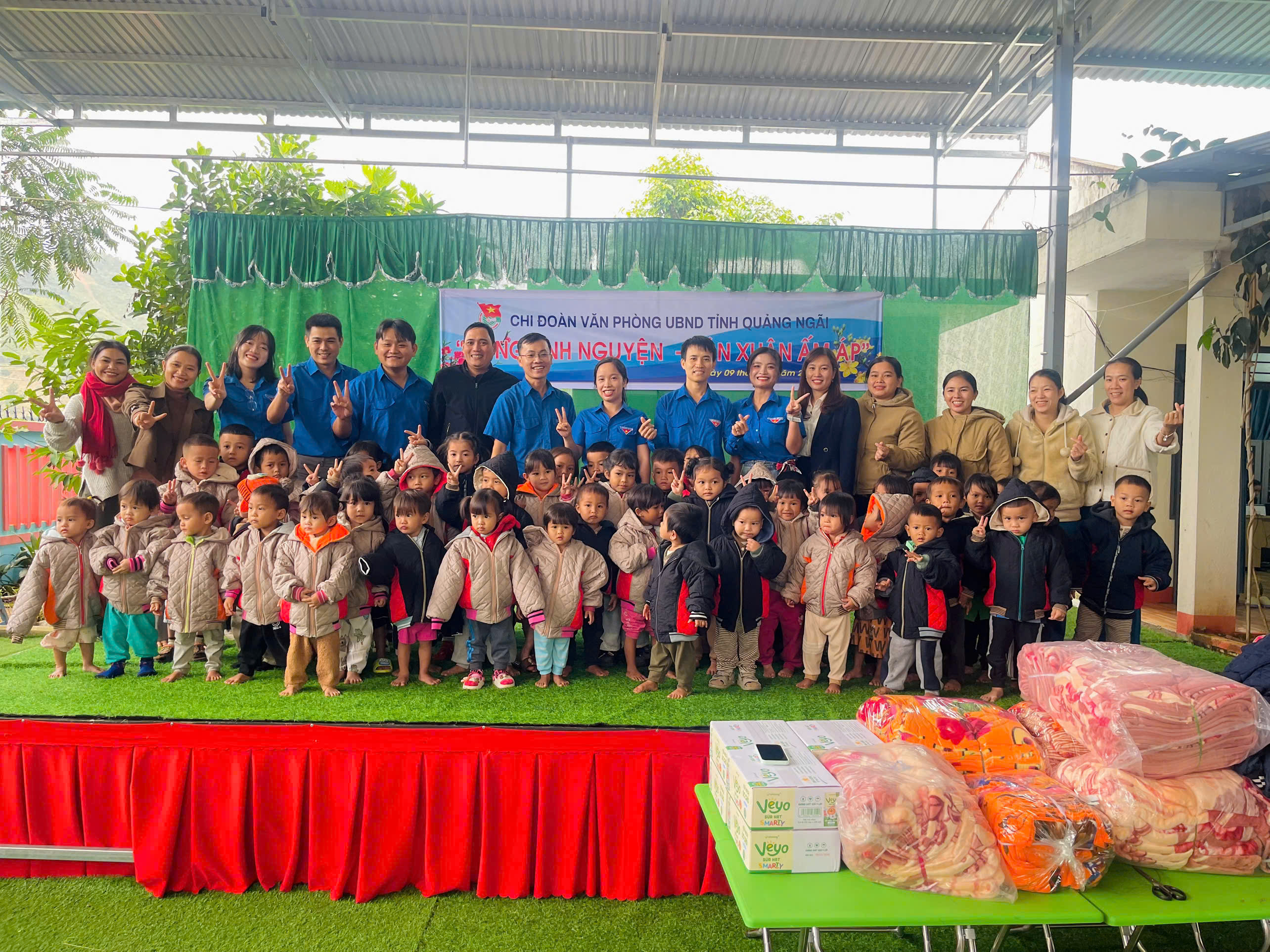 “Đông tình nguyện – Xuân ấm áp” lan tỏa yêu thương đến vùng cao Quảng Ngãi