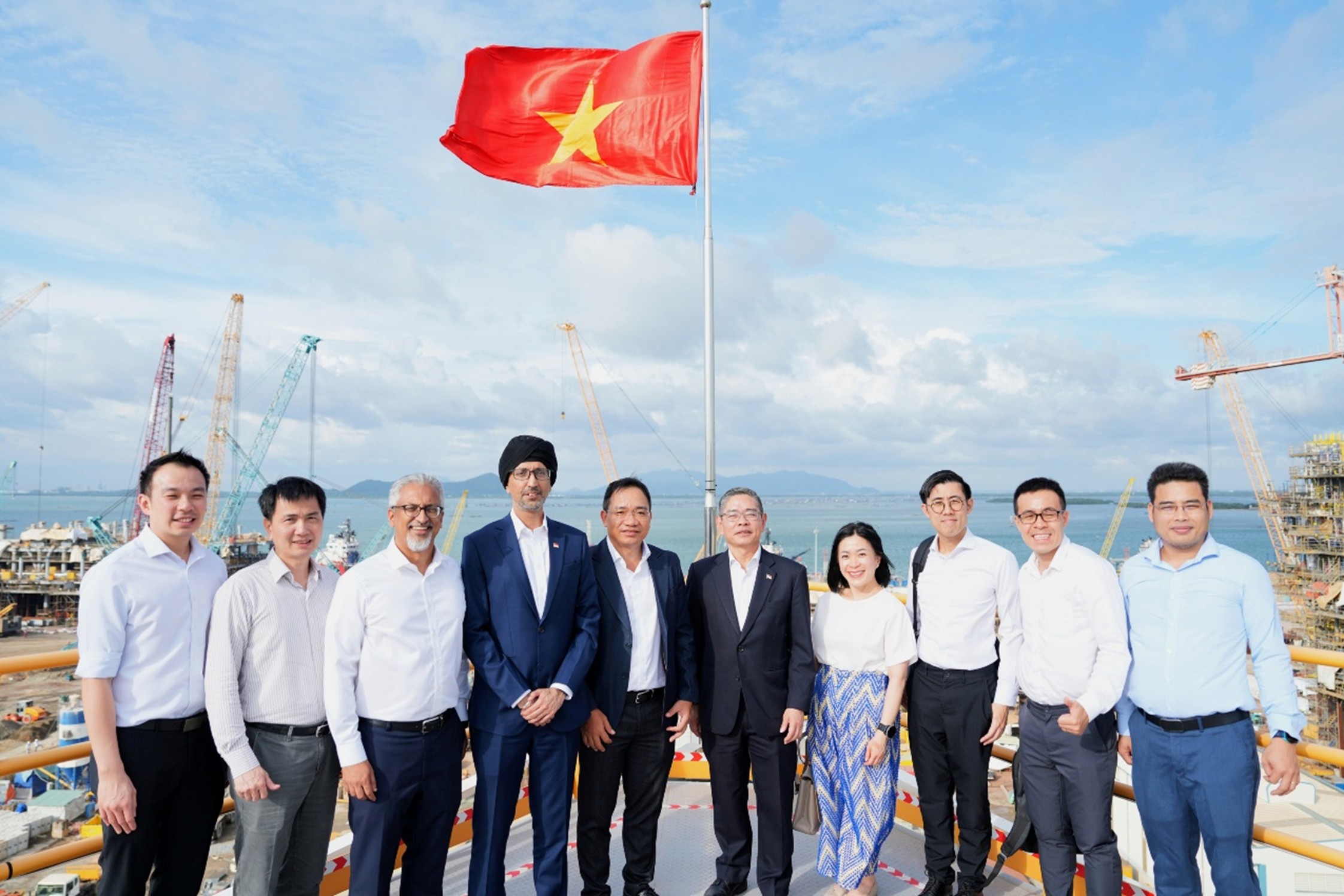 Đại sứ Singapore tại Việt Nam thăm và làm việc với PTSC tại Trung tâm công nghiệp năng lượng và hậu cần kỹ thuật.