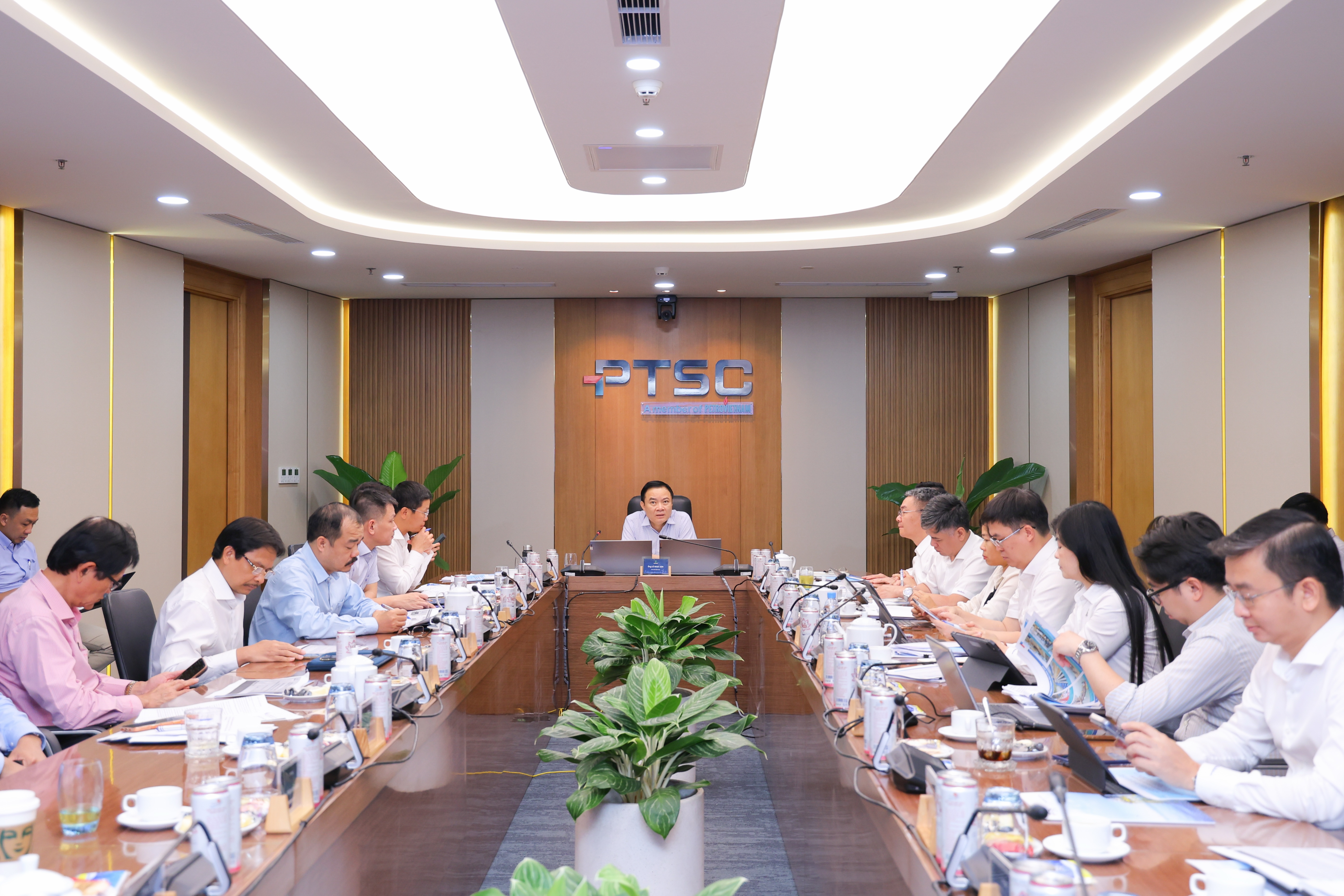 Chủ tịch PVN làm việc với PTSC về định hướng phát triển và kế hoạch tăng trưởng năm 2026