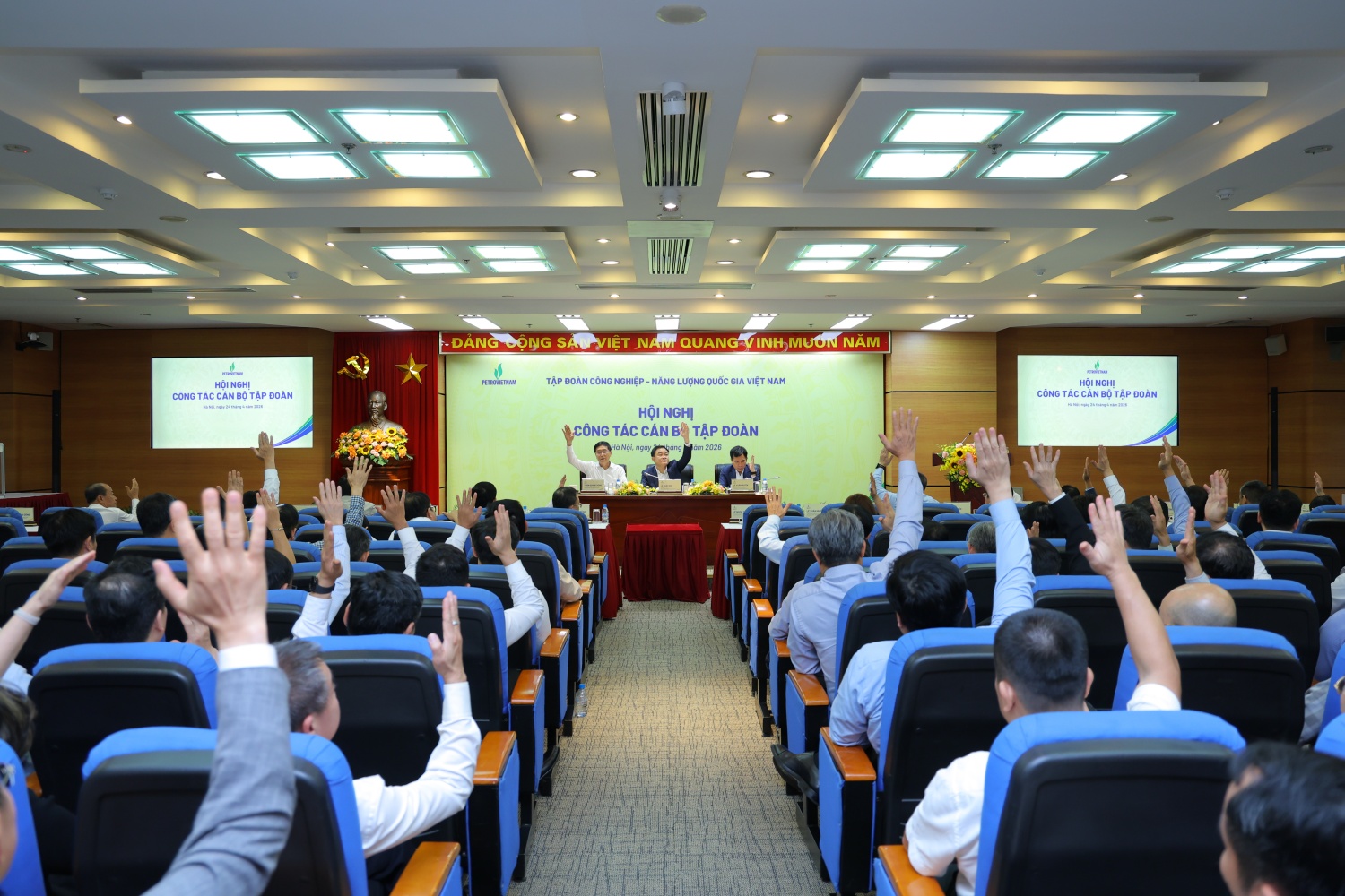 Thống nhất tuyệt đối giới thiệu nhân sự Tổng Giám đốc Petrovietnam