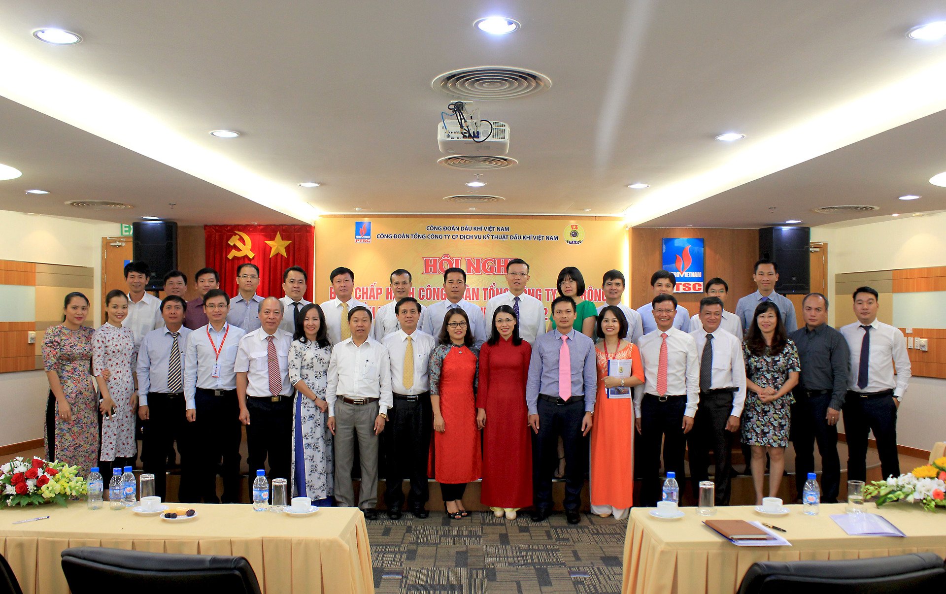 Cac đại biểu dự Hội nghị