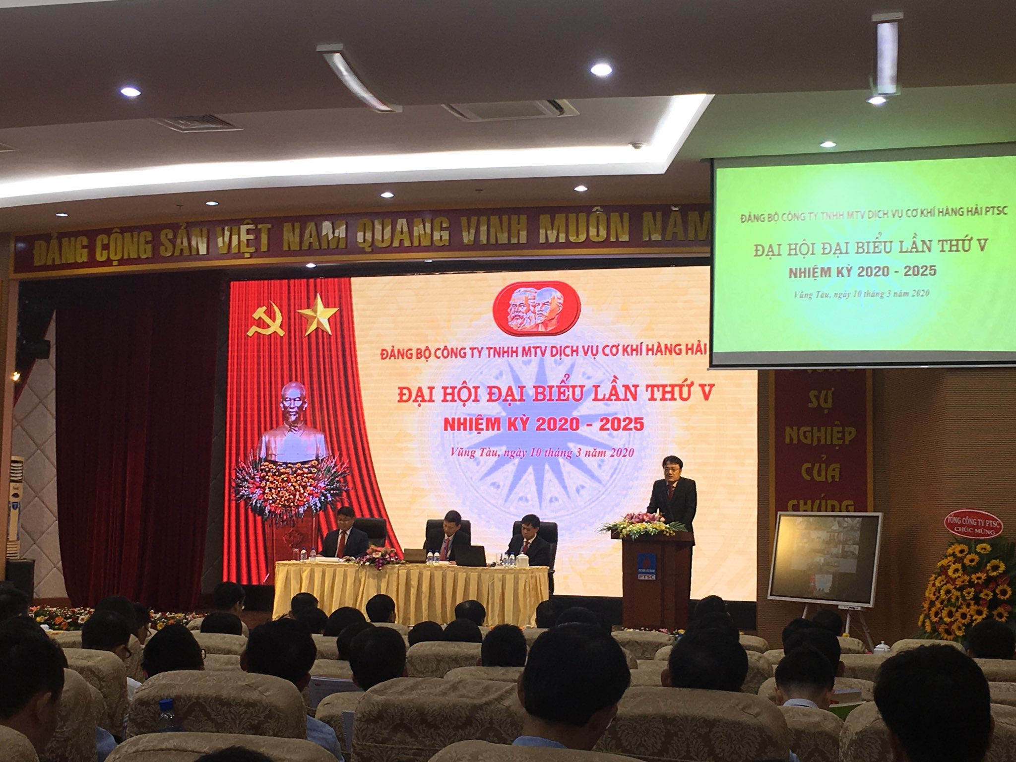 Hình 4 Đồng chí Phan Thanh Tùng, Bí thư Đảng ủy, Chủ tịch Hội đồng quản trị Tổng Công ty PTSC phát biểu chỉ đạo Đại hội