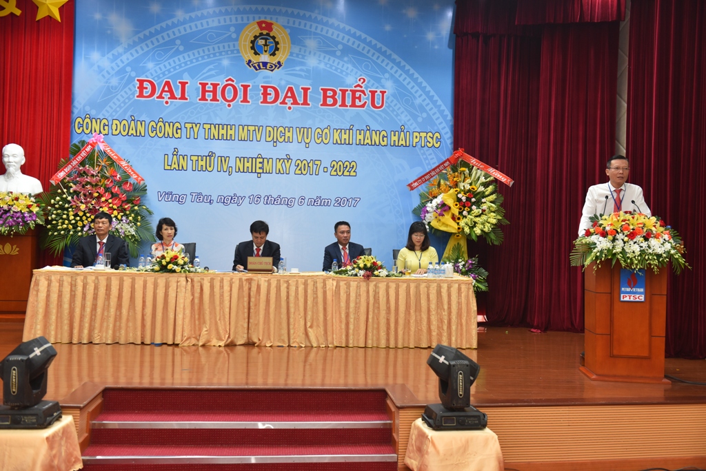 Hình 5 Ông Nguyễn Trần Toàn, Chủ tịch Công đoàn Tổng công ty PTSC phát biểu chỉ đạo tại Đại hội